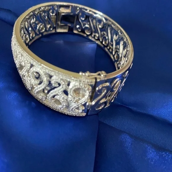 NEW Diamond and sterling silver bracelet - Picture 2 of 4